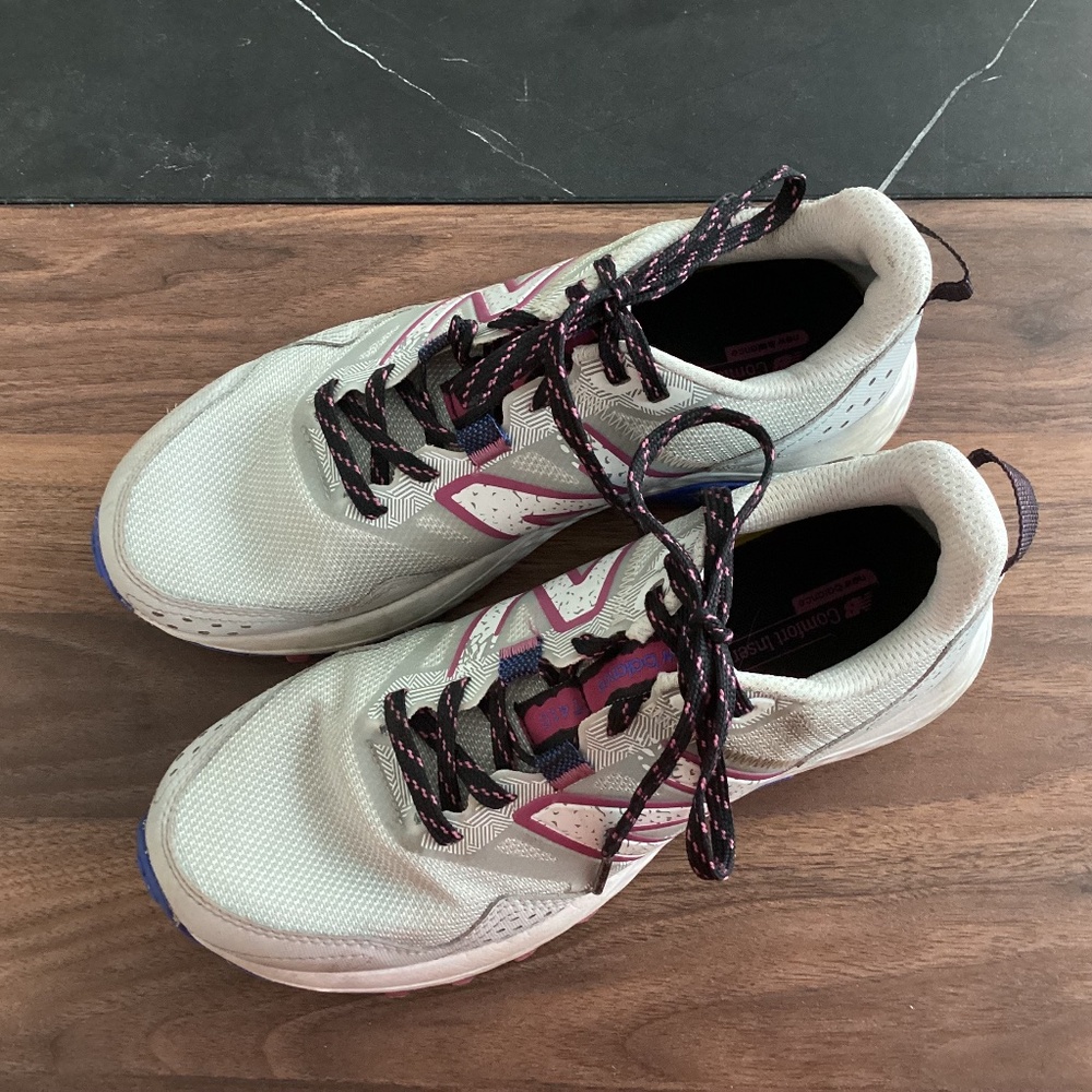 New Balance 410v8 Women's Athletic Running Shoes Size 8 Gray Purple Active Sport